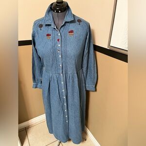 VTG Denim Shirt Dress Sz M Long Embroidered Cottage Pockets Northern Reflections